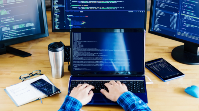 Software para Empresas reguladas: qué características tener en cuenta